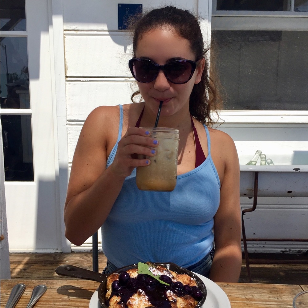 Meet your Posher, Nicole